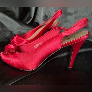 FIONI NIGHT~RED SATIN HEELS~9.5